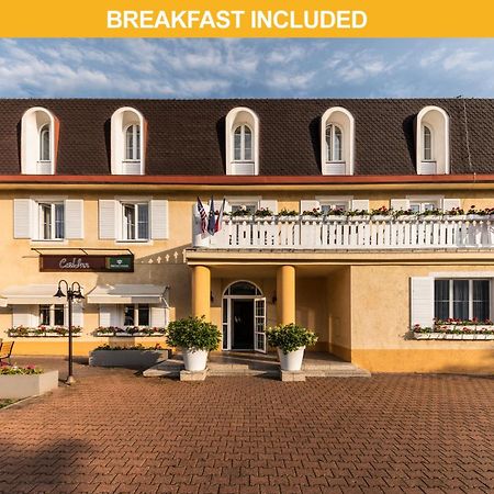 Prague Hotel Carl Inn Restaurant & Free Parking Bagian luar foto