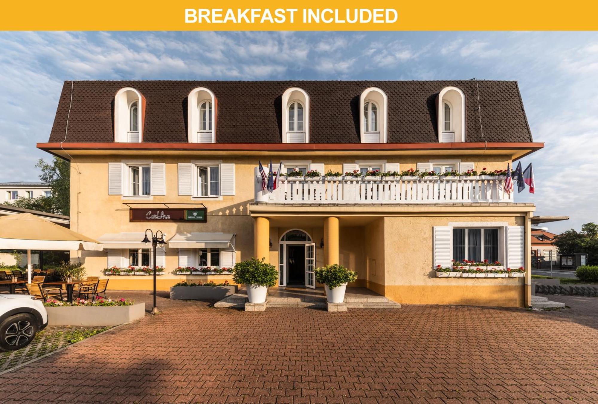 Prague Hotel Carl Inn Restaurant & Free Parking Bagian luar foto